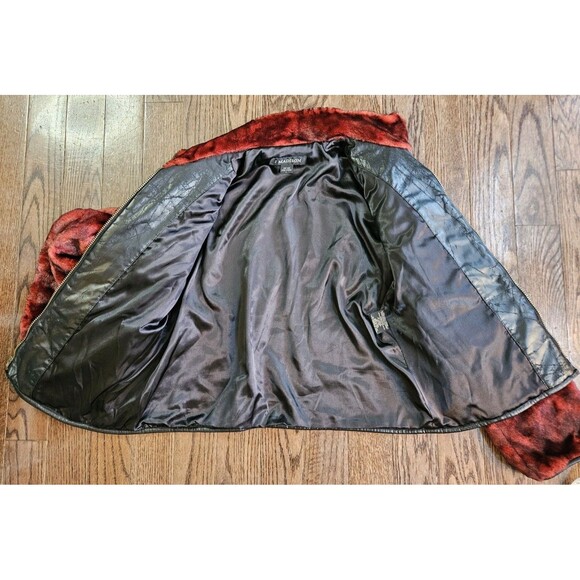 1 Madison Women's Faux Fur Coat Size Large Red Jacket - Picture 4 of 12
